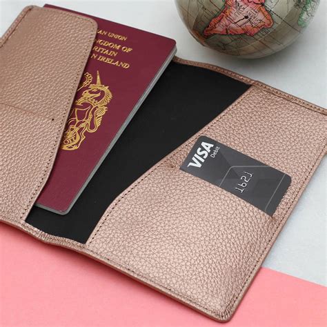 d&g passport holder